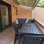 Σπίτι διακοπών Roro's House - With Terrace 100m From The - Pinus Village