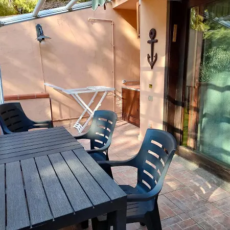 Σπίτι διακοπών Roro's House - With Terrace 100m From The - Pinus Village Fort Village