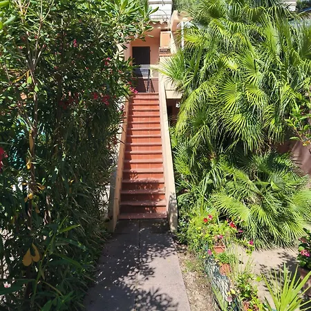 Roro's House - With Terrace 100m From The - Pinus Village 度假居 福特村