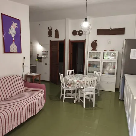 Σπίτι διακοπών Roro's House - With Terrace 100m From The - Pinus Village *